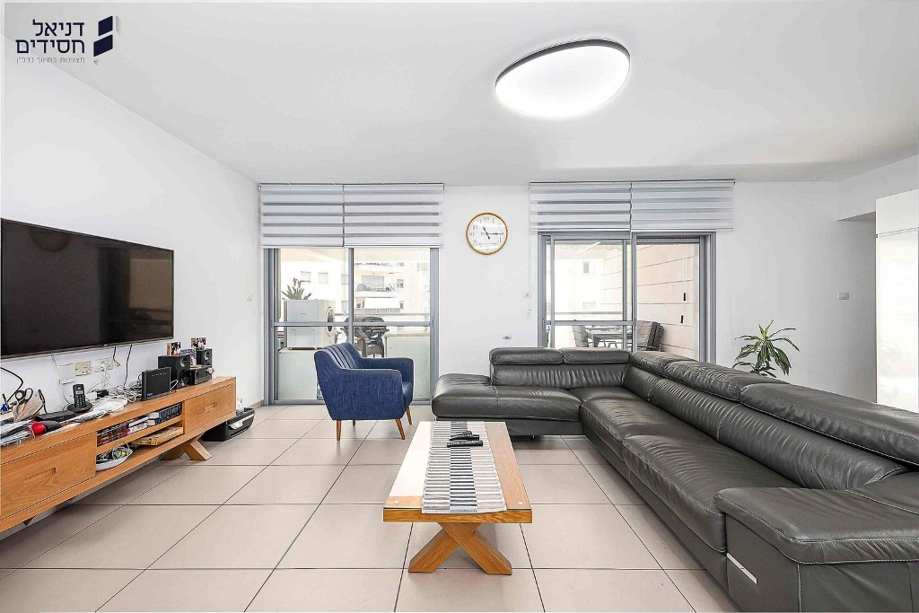 עוזי נרקיס 5 חולון