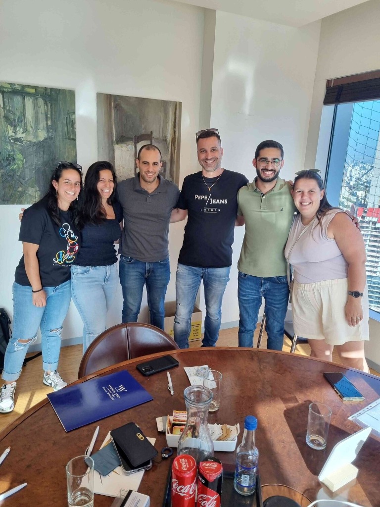 דניאל חסידים עסקה מוצלחת